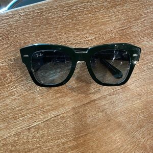 Green Ray-Ban “state street” sunglasses